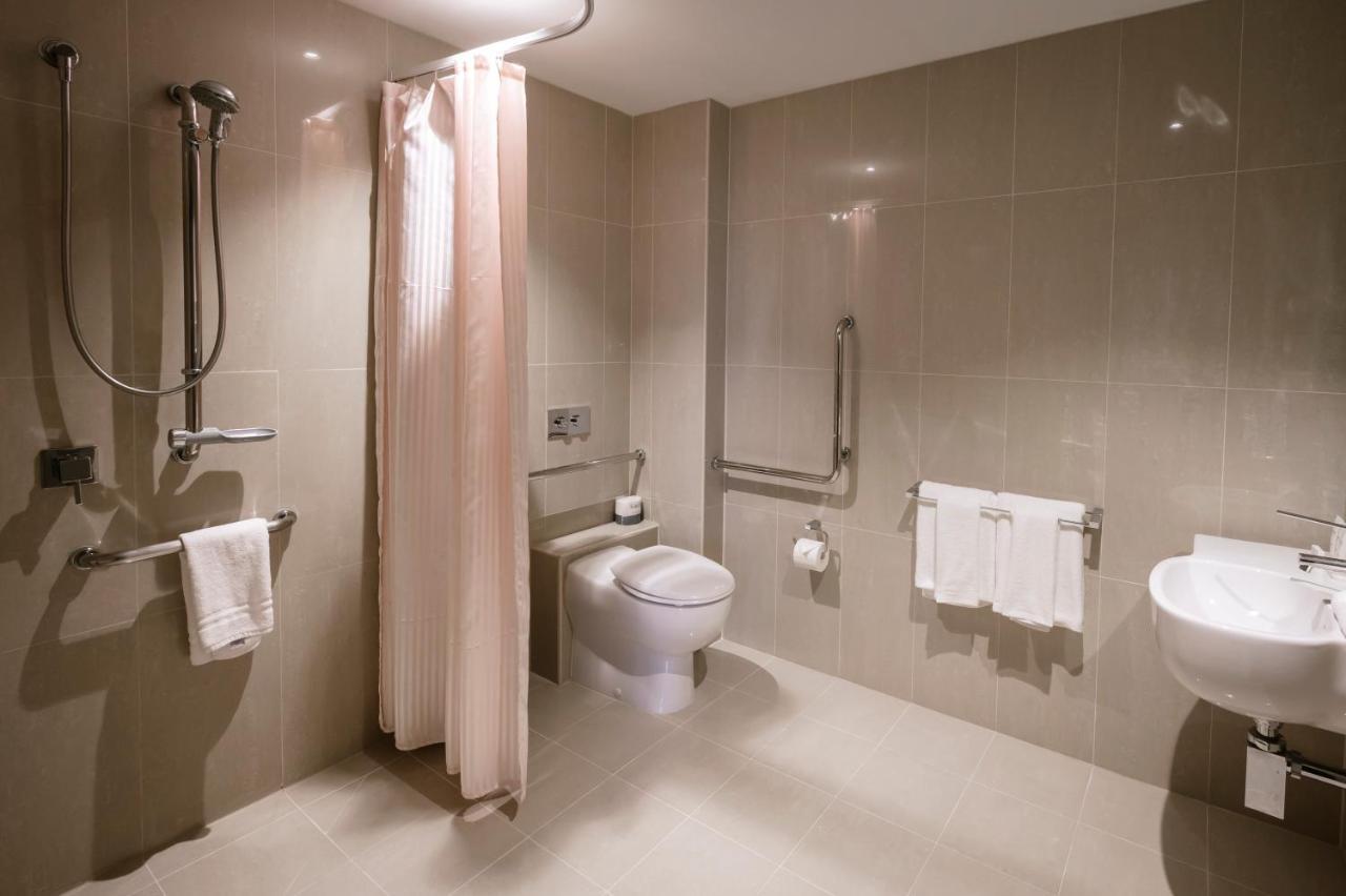 Hotel The Kinson Melbourne Exteriér fotografie A wet room in a hotel