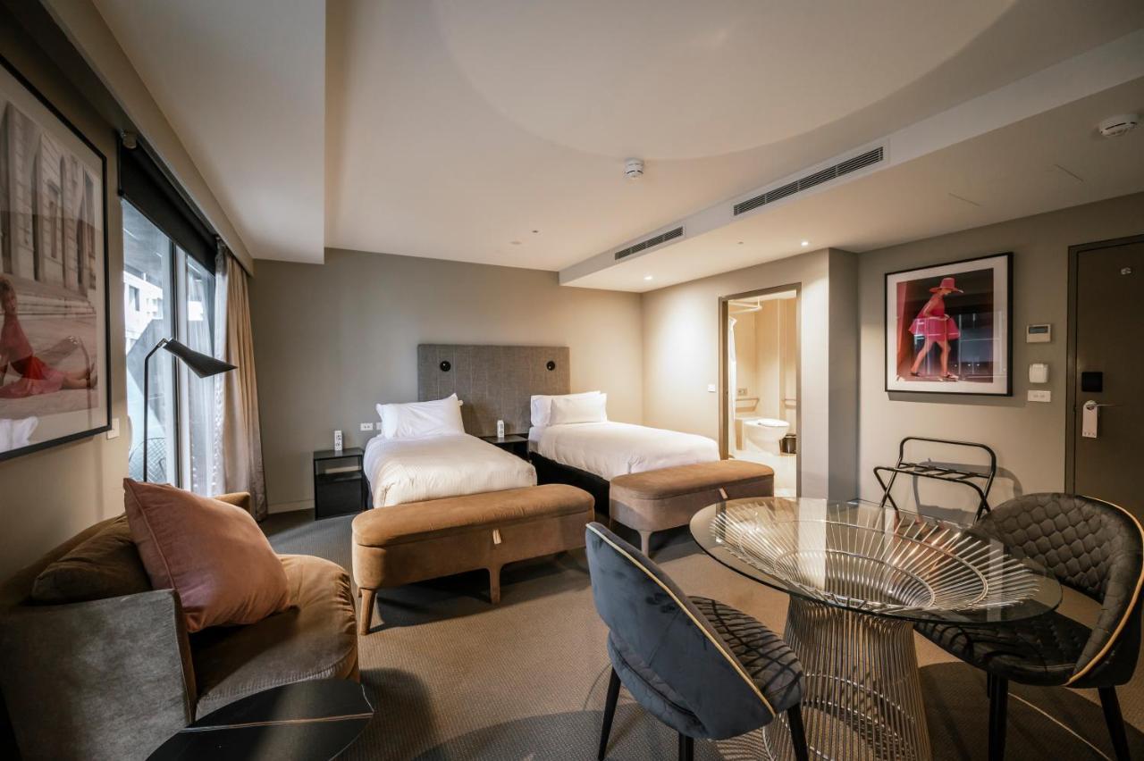 Hotel The Kinson Melbourne Exteriér fotografie A suite at the hotel